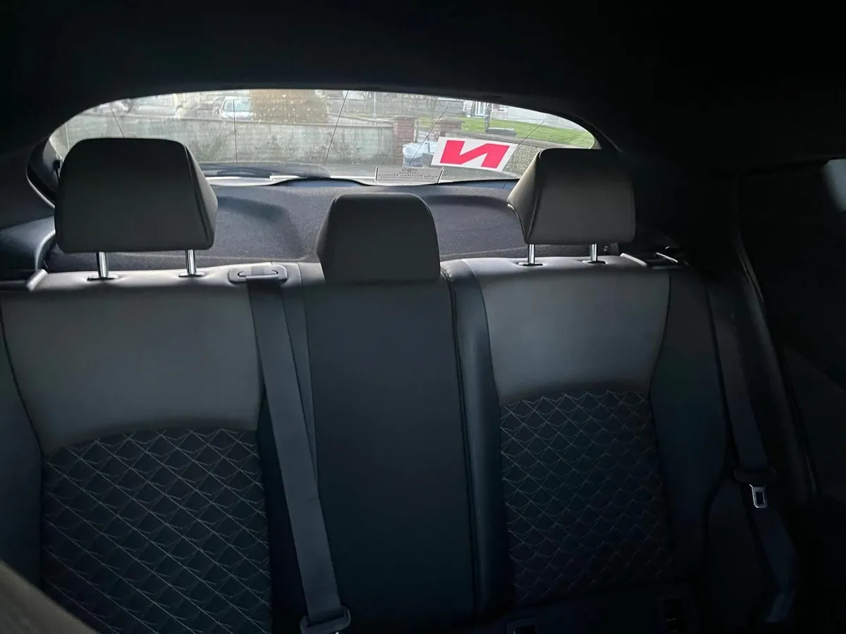 Toyota C-HR sol 2021 1.8 Hybrid - Image 4