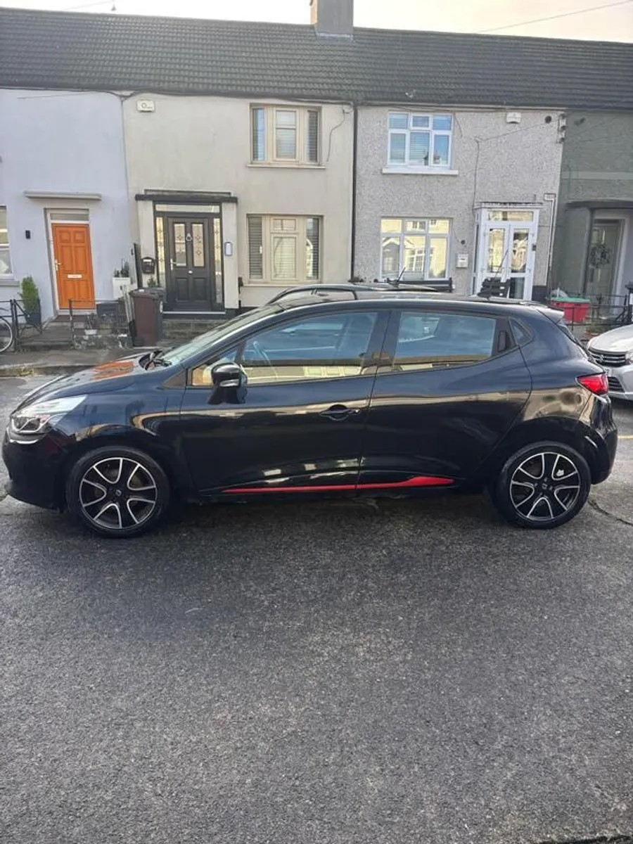 2014 Renault Clio - Image 2