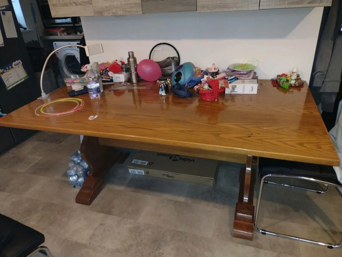 Large table FREE! - Image 1