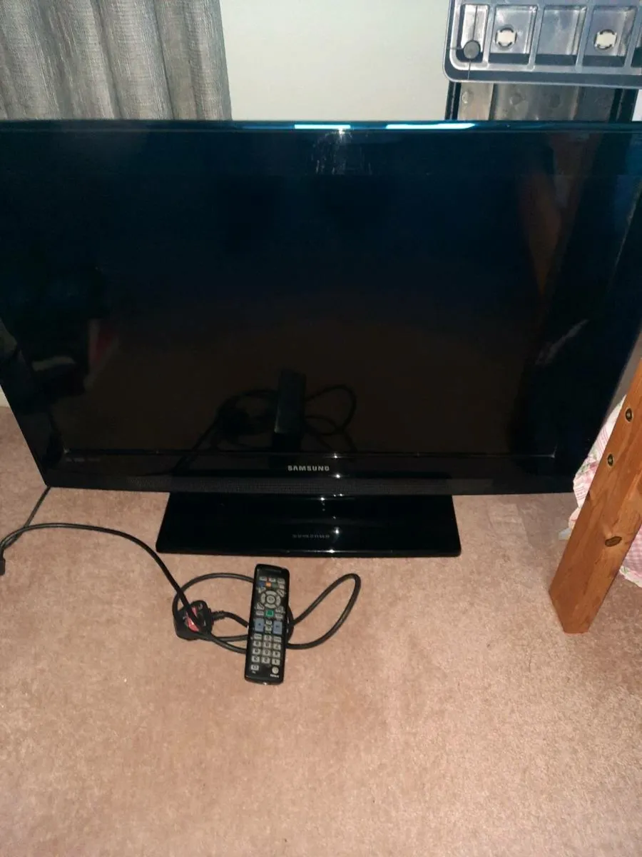 Samsung  TV and stand - Image 1