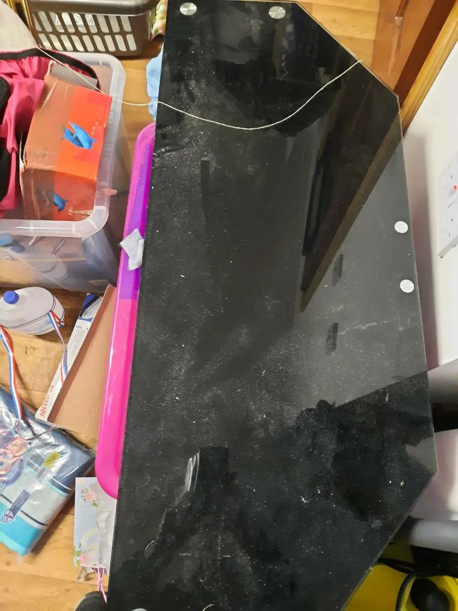 Samsung  TV and stand - Image 3