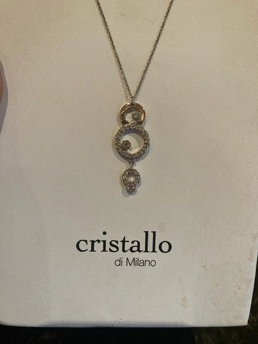 Crystal pendant with silver chain - Image 1