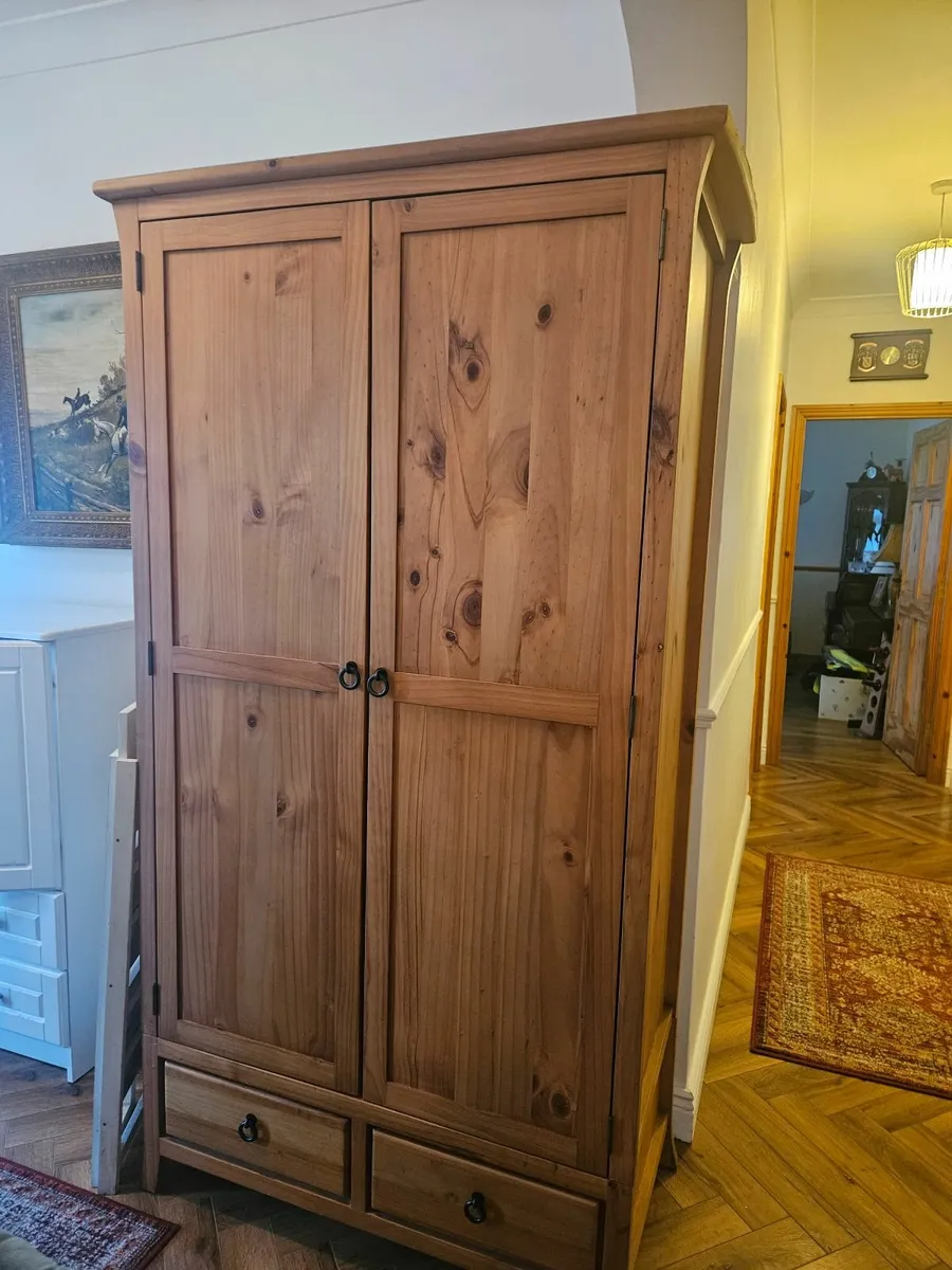 Bedroom furniture - Image 1