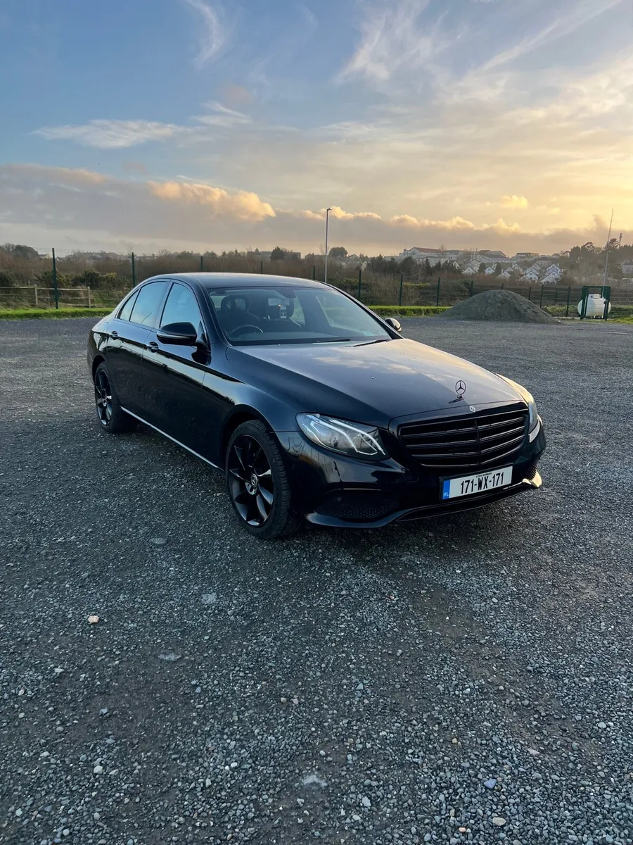 Mercedes E220 D - Image 1