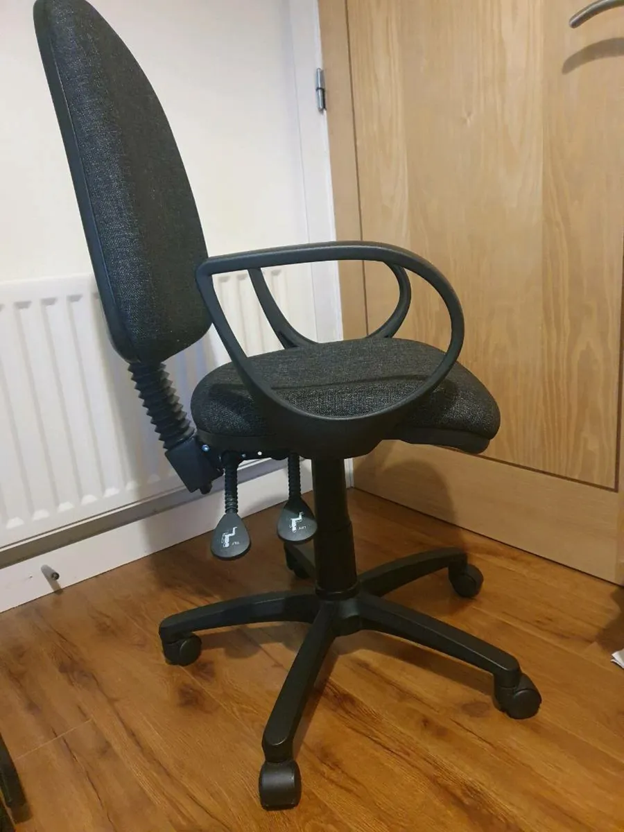 Office Chair - Image 1
