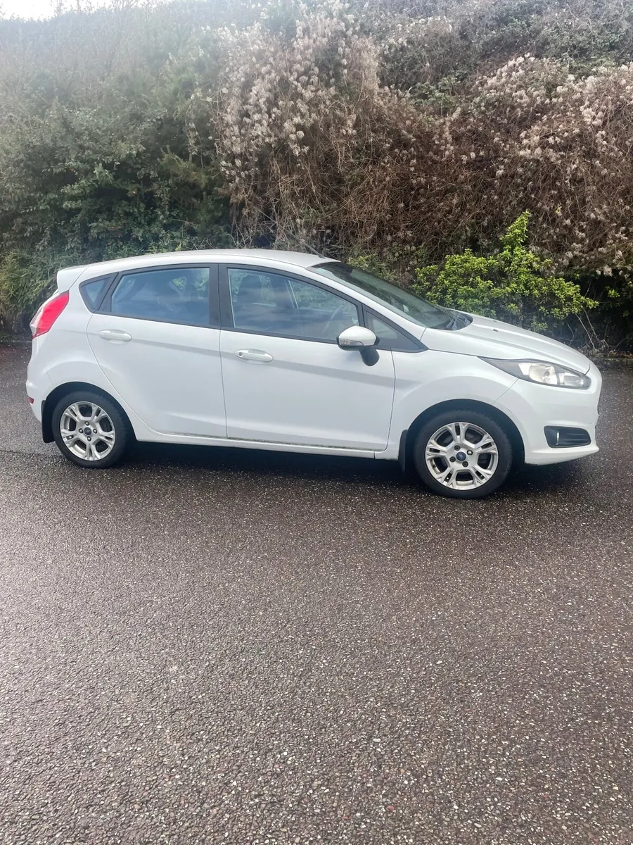 Irish car Ford Fiesta 2015 New Nct 02/27 Tax 09/26 - Image 3