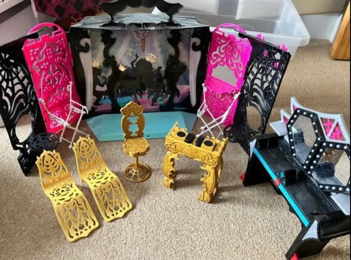Monster High Accessories - Image 1