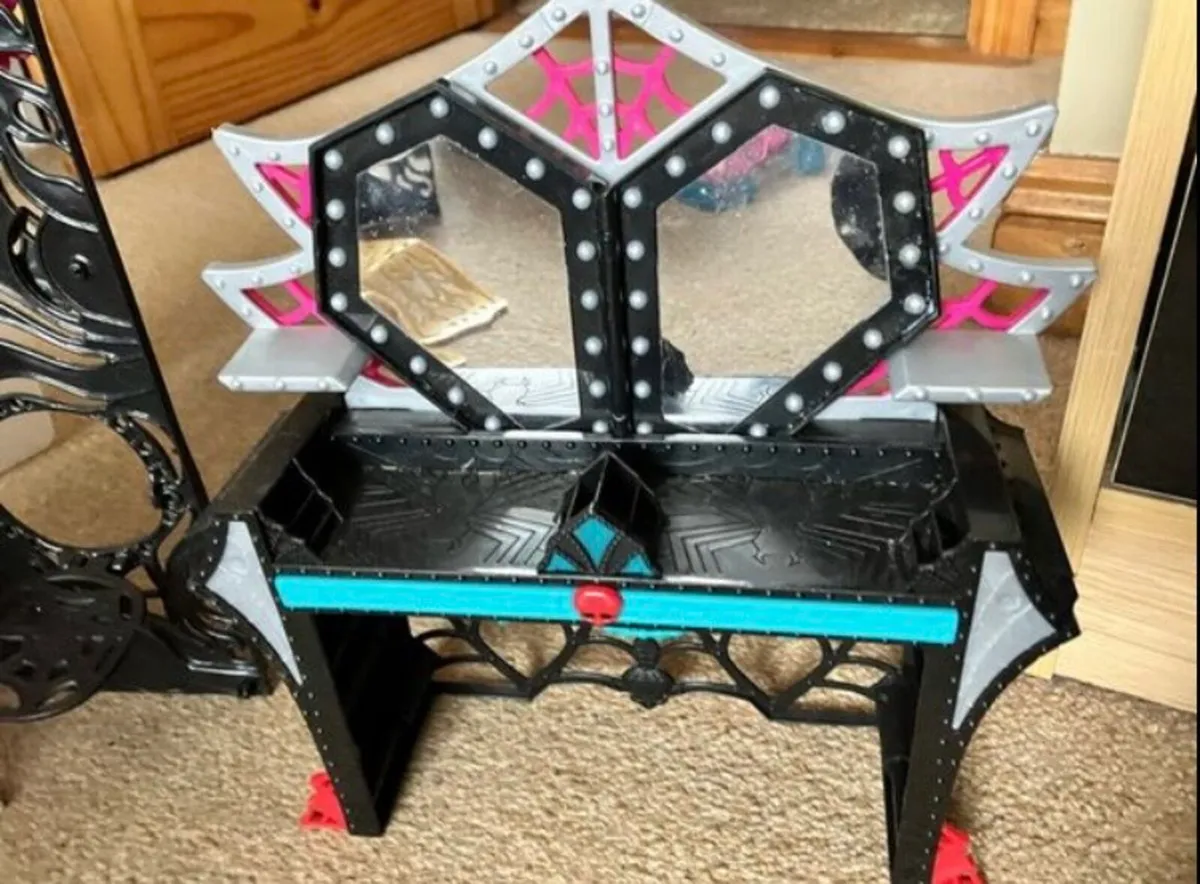 Monster High Accessories - Image 4