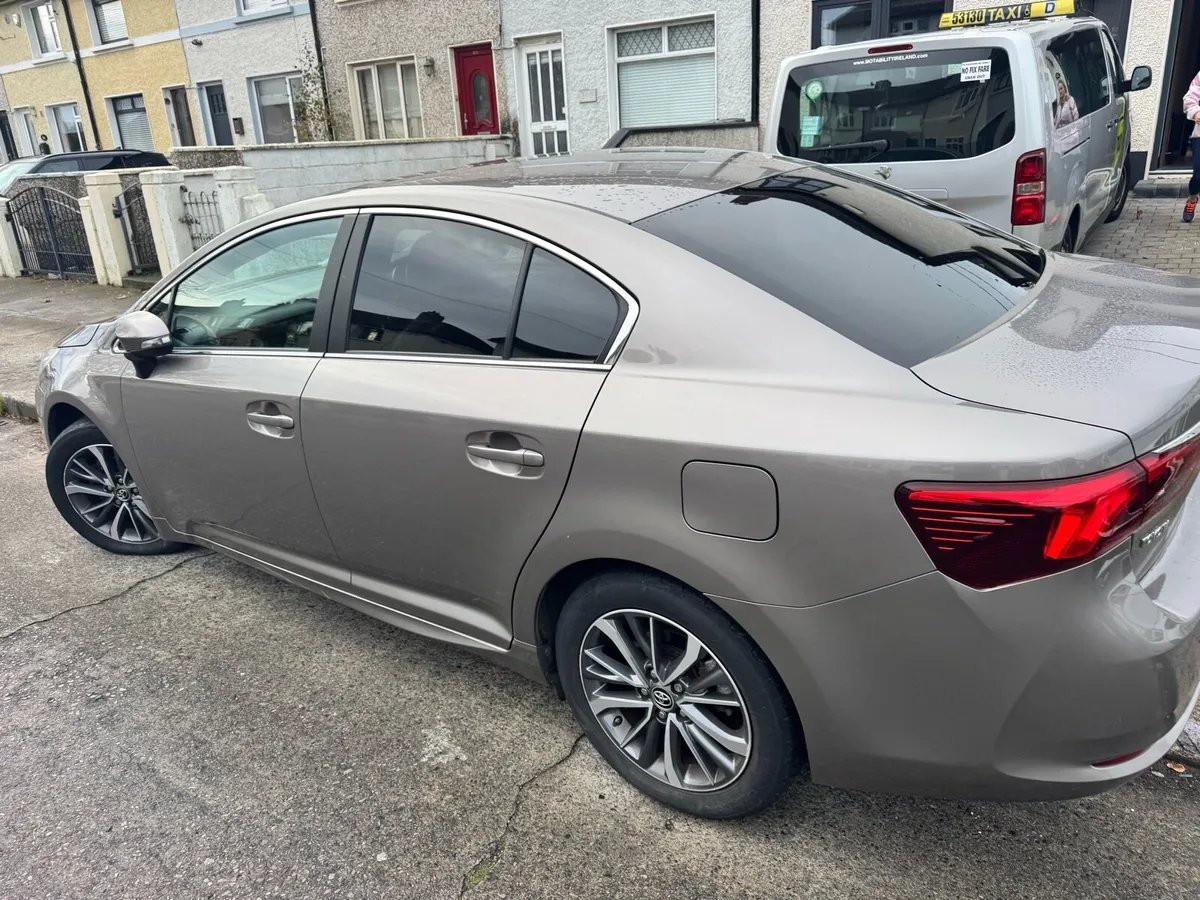 Toyota avensis - Image 3