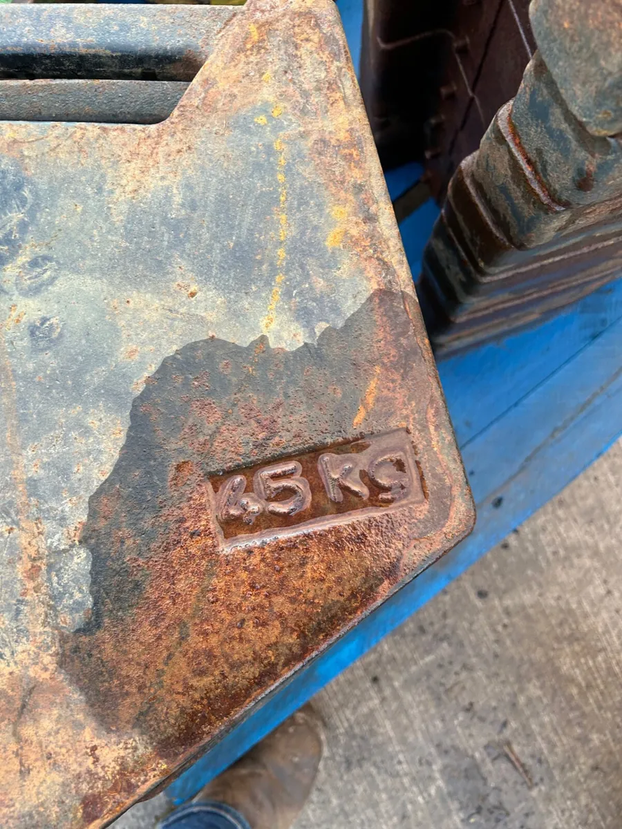 x10 - 45KG Massey Ferguson Weights - Image 4