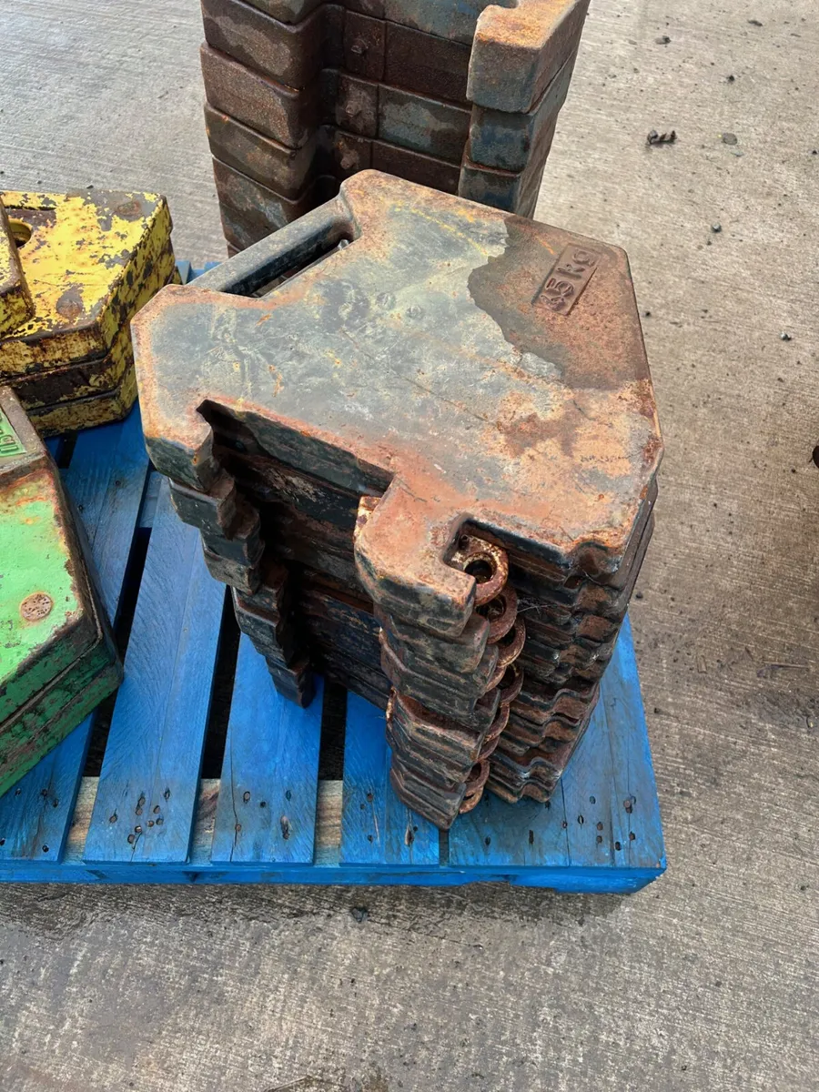x10 - 45KG Massey Ferguson Weights - Image 2
