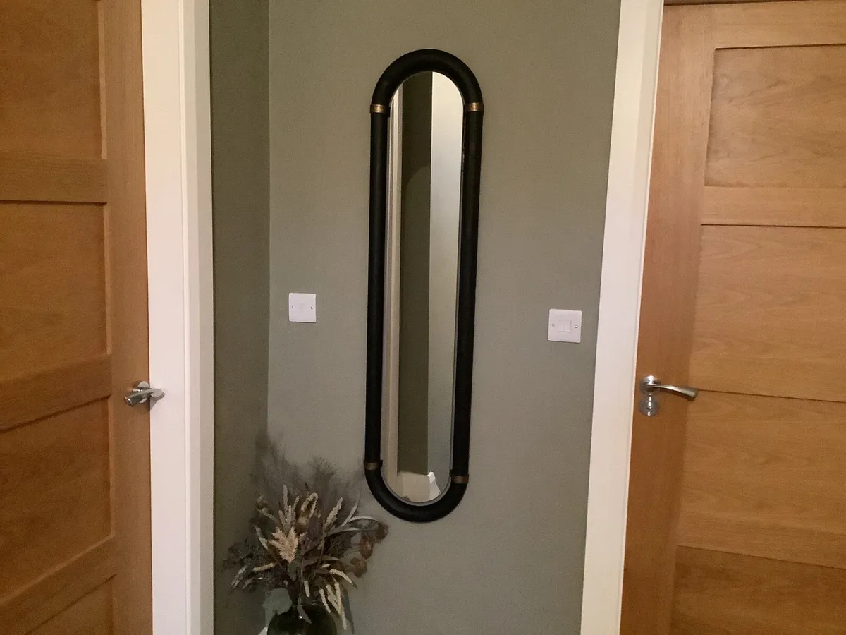 Black mirror - Image 1