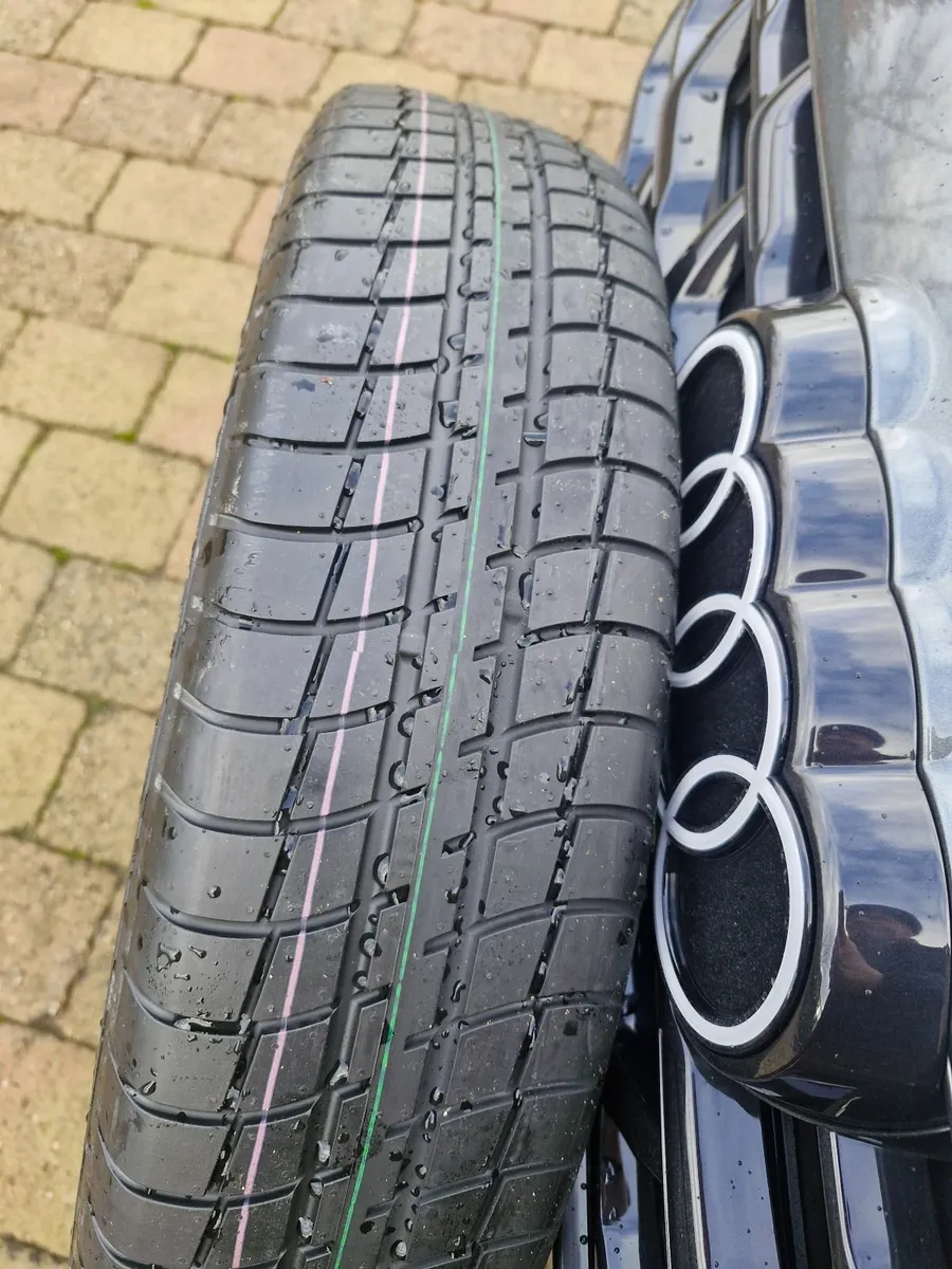 Audi A6 spare wheel and bootliner - Image 1
