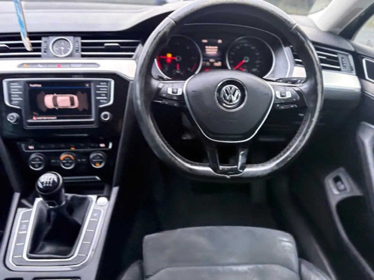 Volkswagen Passat 2017 - Image 3