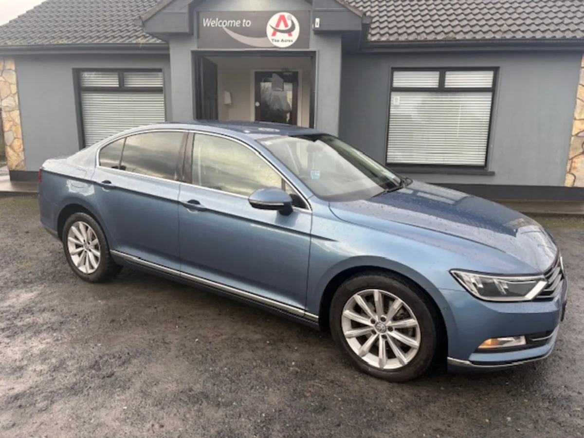 Volkswagen Passat 2017 - Image 2