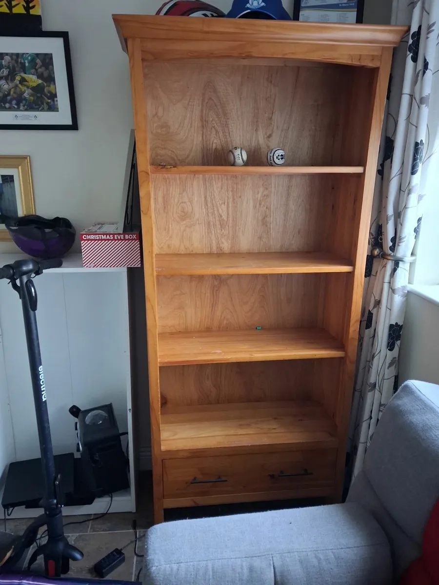 Book shelf - Image 1