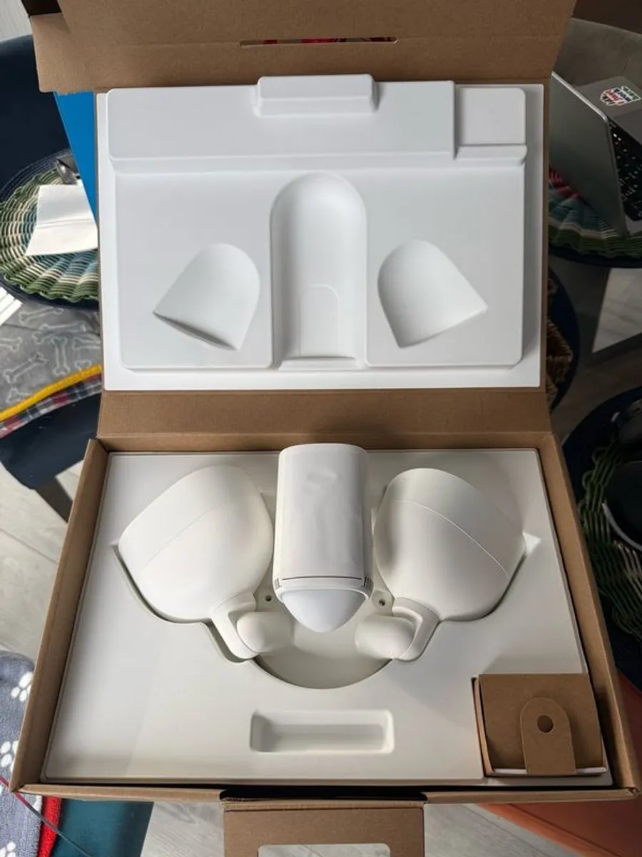 Ring Floodlight Cam Pro 4K ( newest gen ) - Image 2