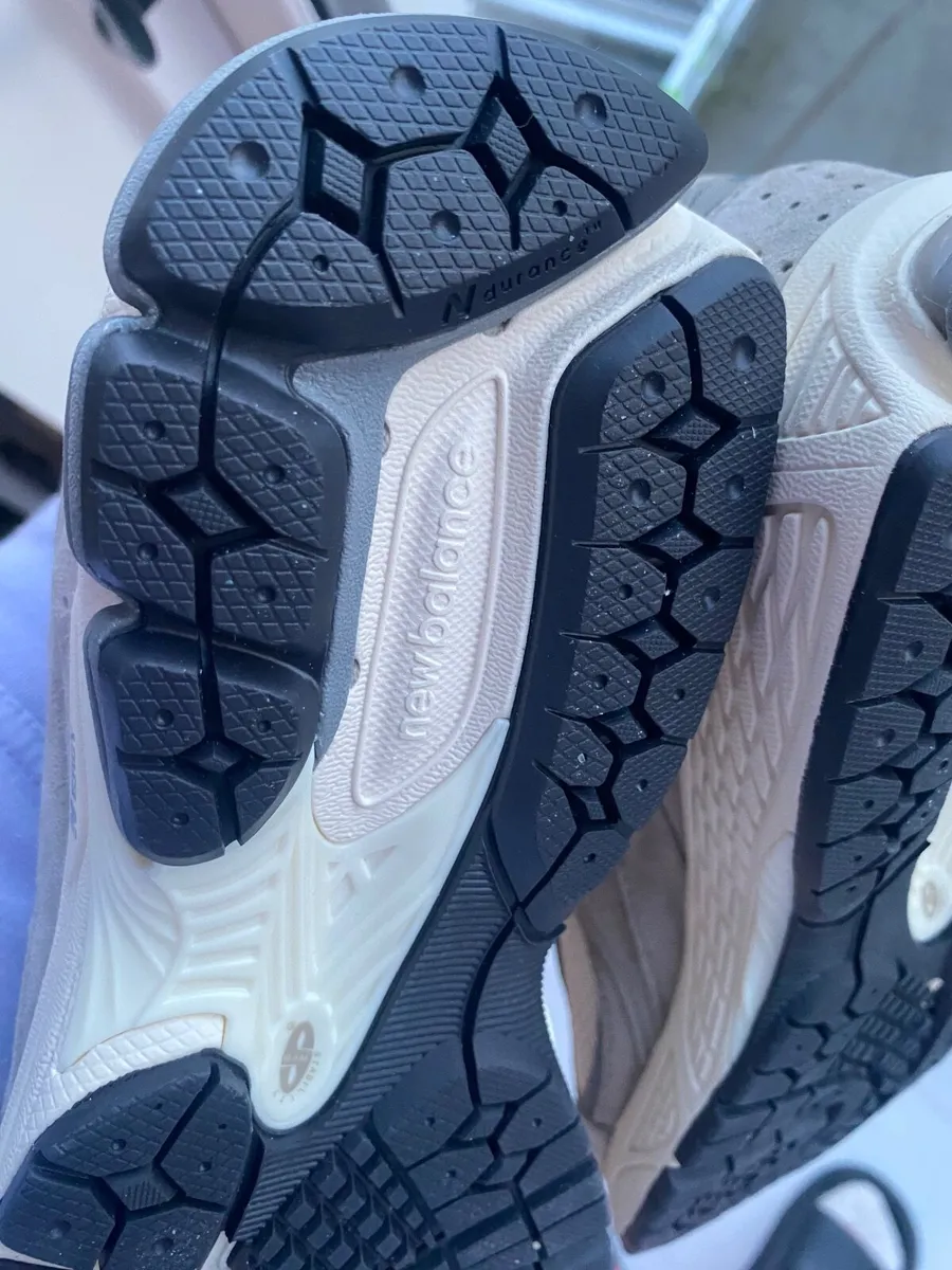 Ladies trainers - Image 2