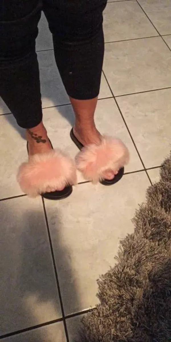 Fluffy fur slippers sizes 37-41 sizes 4-8 - Image 2