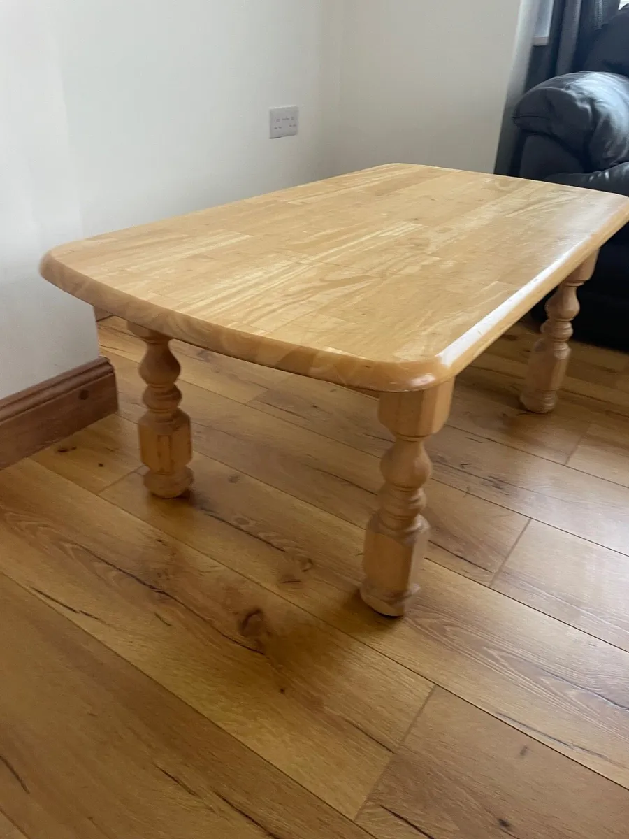 Oak coffee table - Image 1