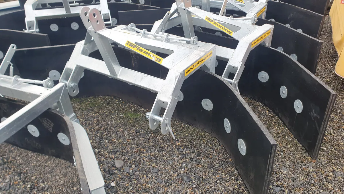 Fleming Roll over Yard Scraper - Image 3