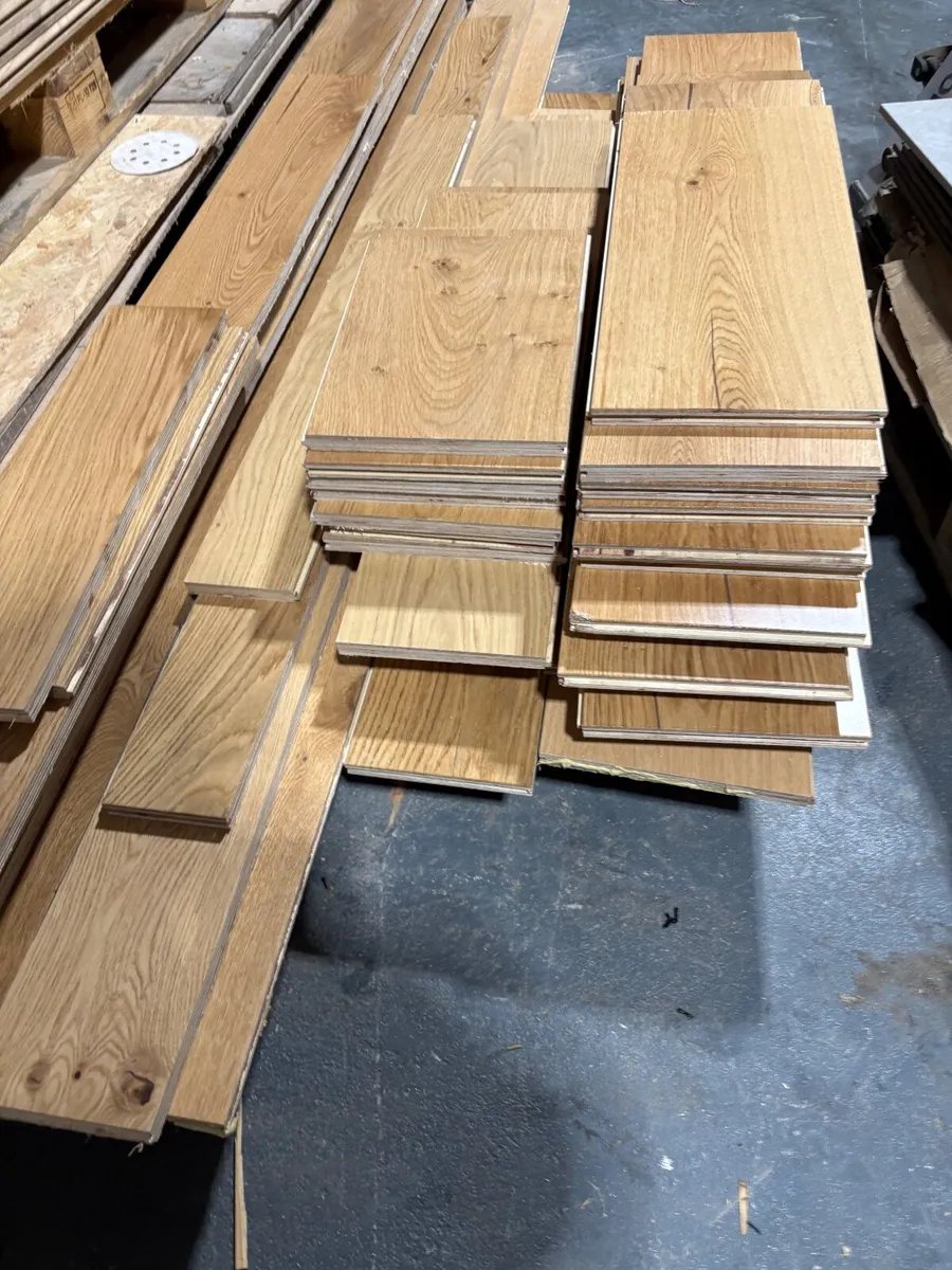 Oak floor - 5 sq yards left over - Image 4