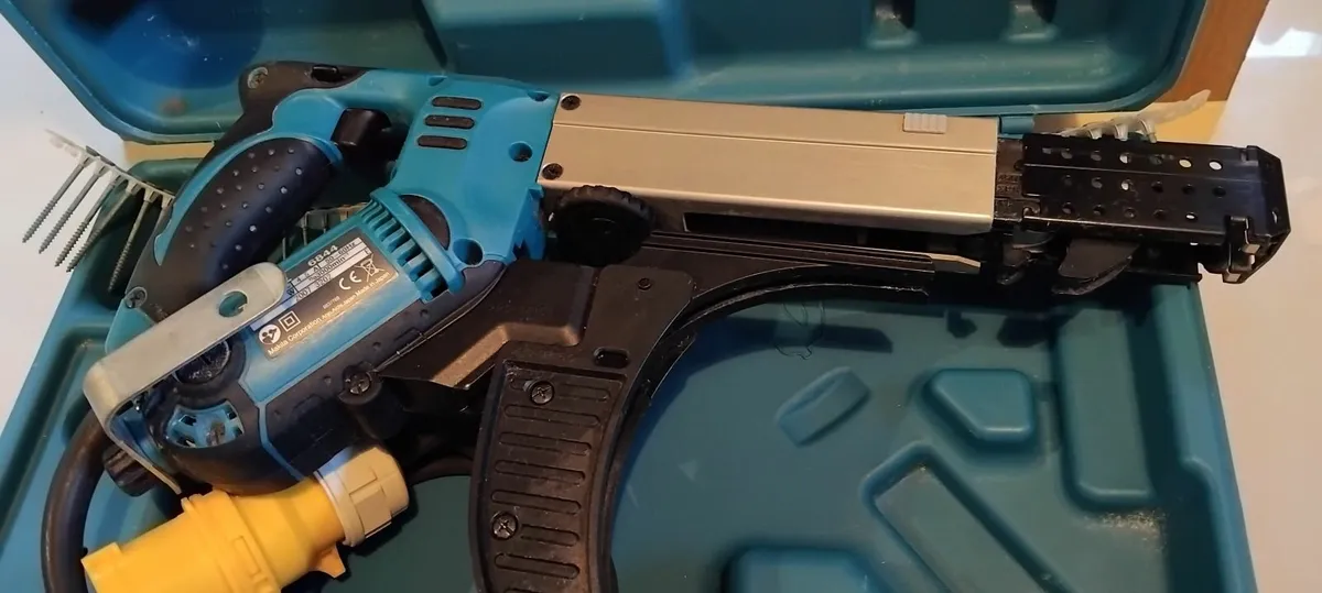 Makita 6844 Autofeed 110v - Image 3