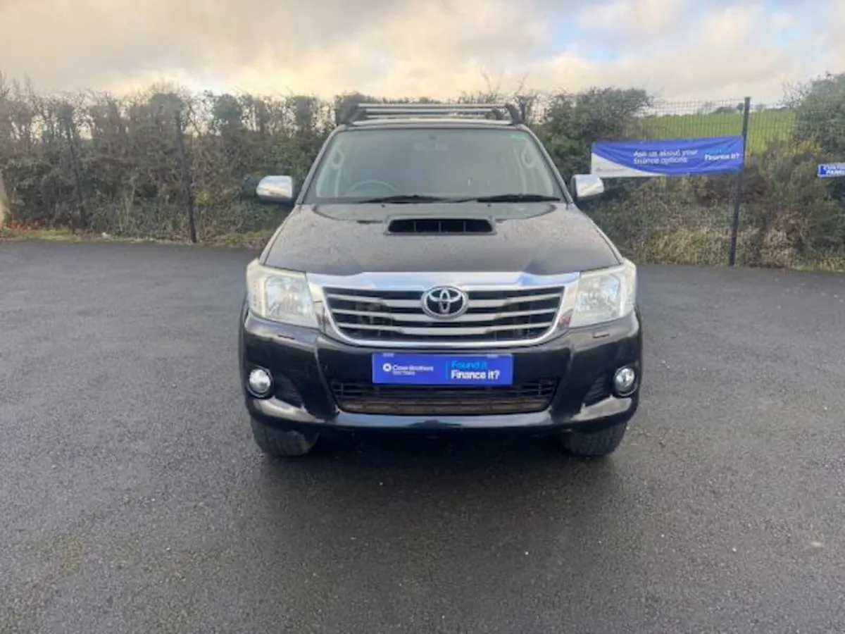 Toyota Hilux D/Cab - NO VAT - Image 2