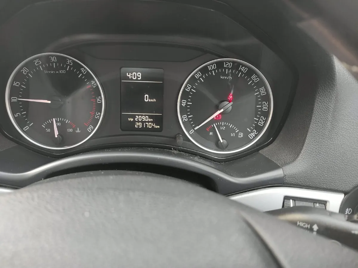 Skoda Octavia 2009 - Image 2