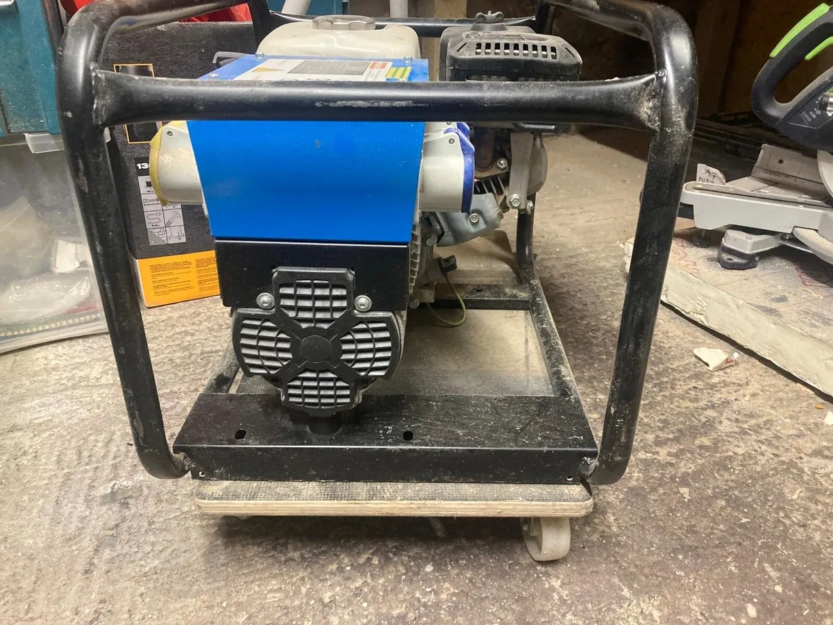 Honda Generator - Image 1
