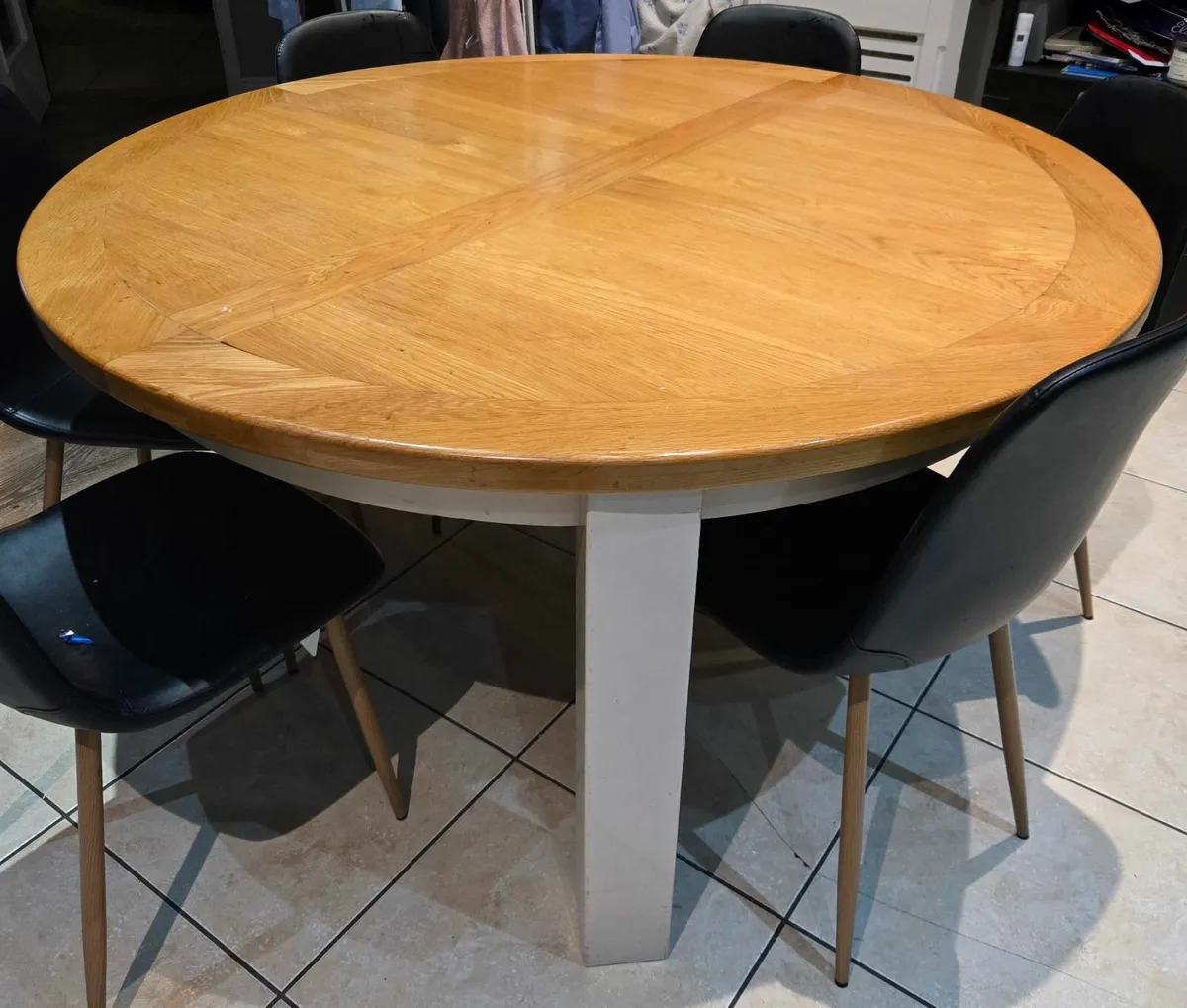 Kitchen table - Image 1