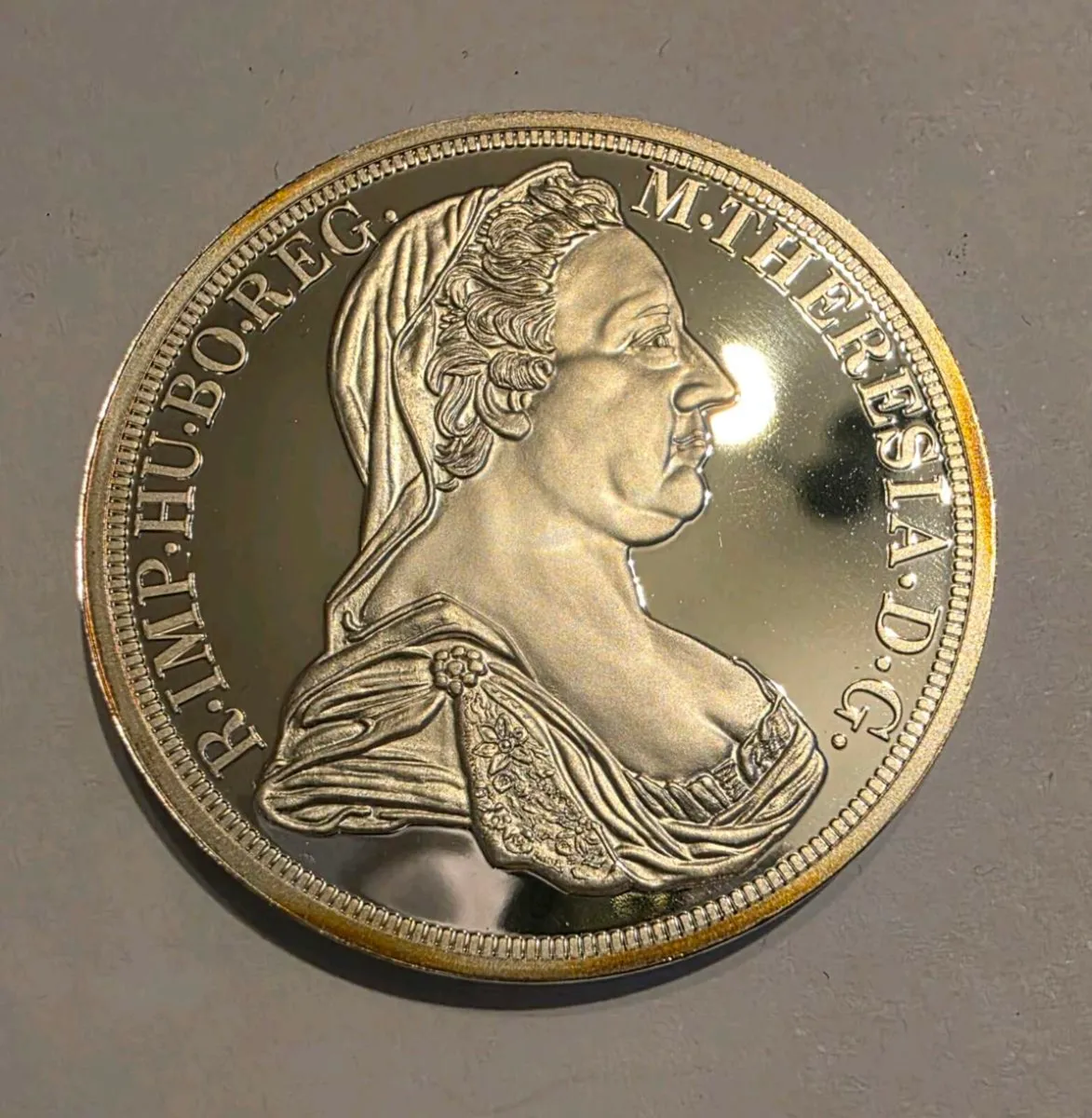 1780 silver plated replica thaler - Image 1