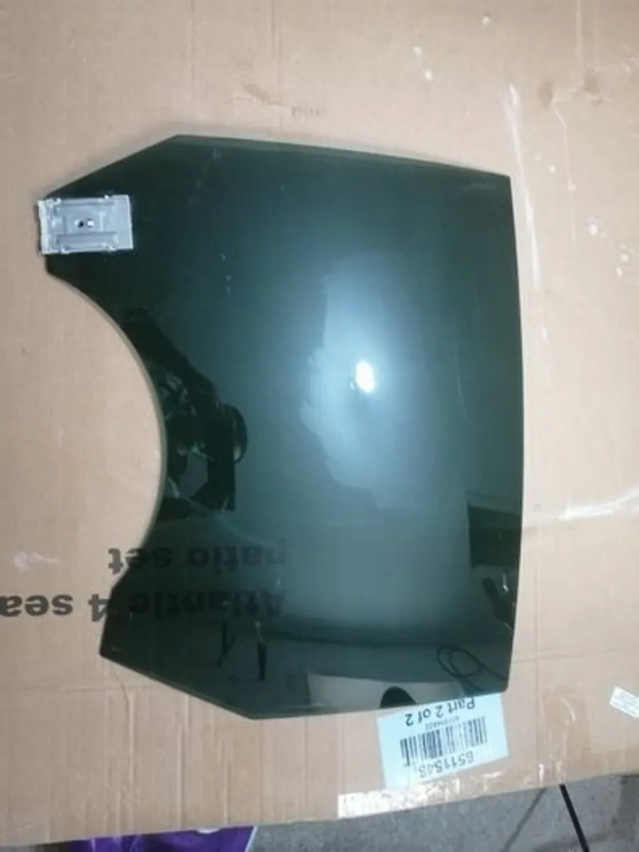 Vw passat cc rear left door windows tint  Removed