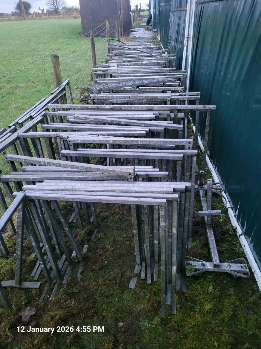Work stands/band stands - Image 3