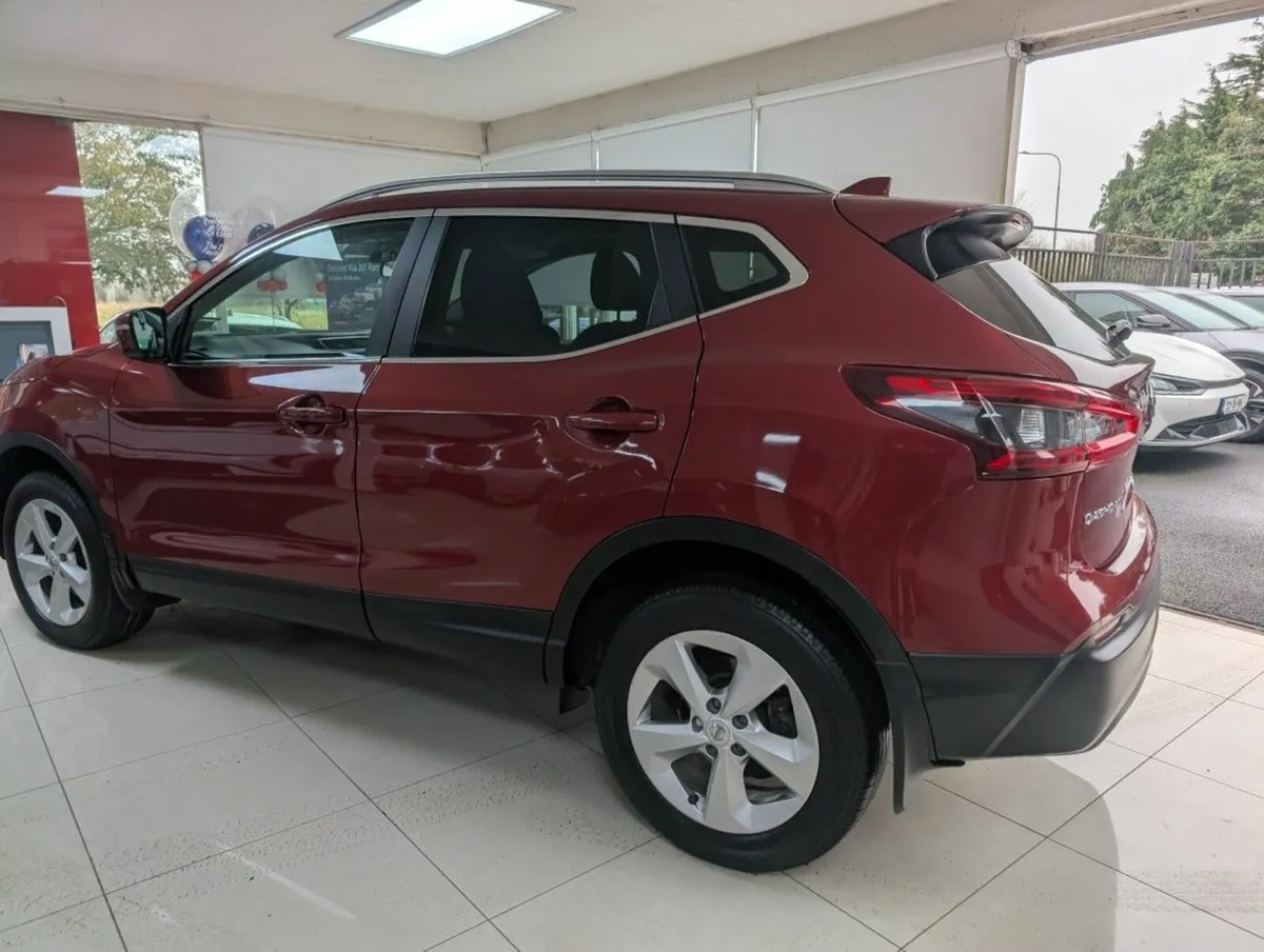 Nissan Qashqai 1.5 Sv 18 4dr - Image 2