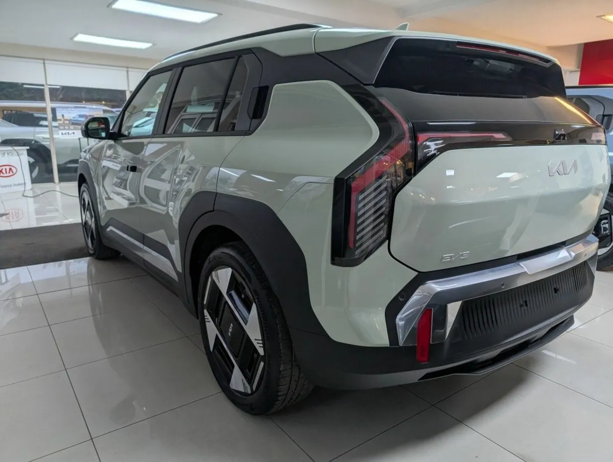 Kia EV3 Earth 3 LR - Image 2
