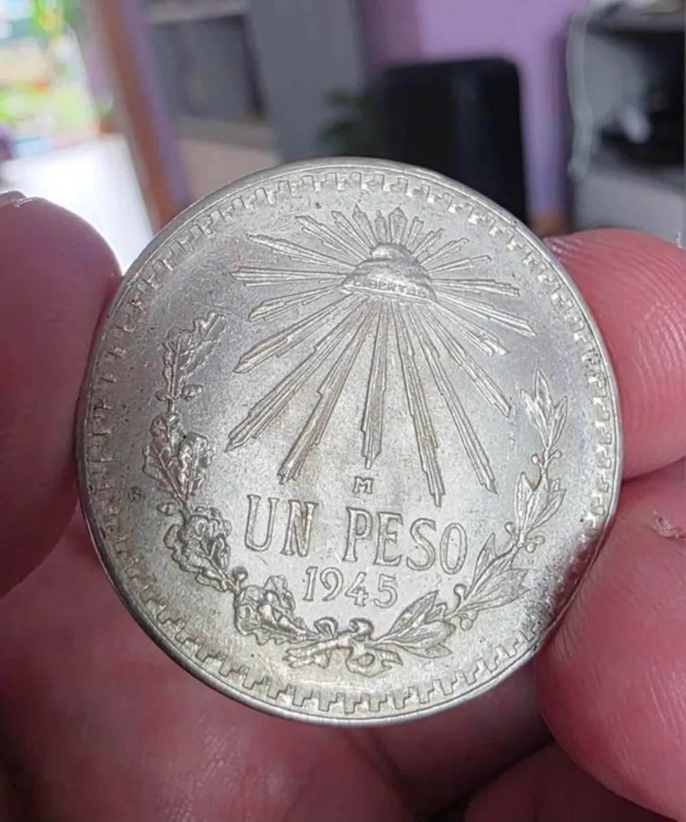 1945 silver mexican un peso - Image 2