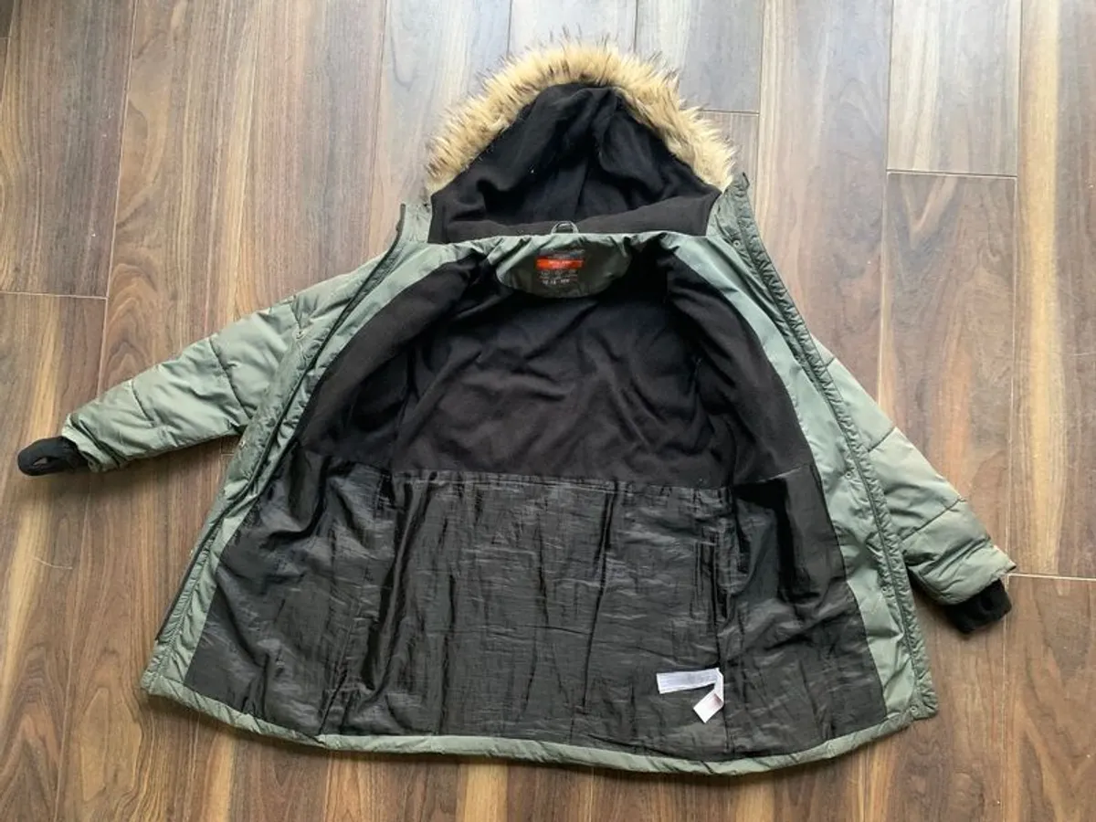 Girls Winter Coat: 10-12yrs - Image 2