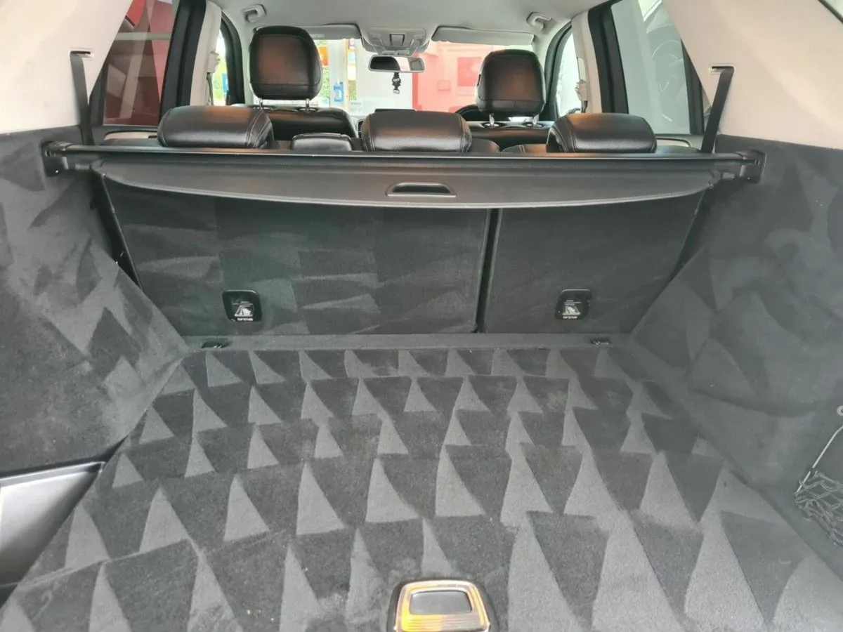 Mercedes-Benz GLE GLE 250D 4 Matic AMG Line - Image 3