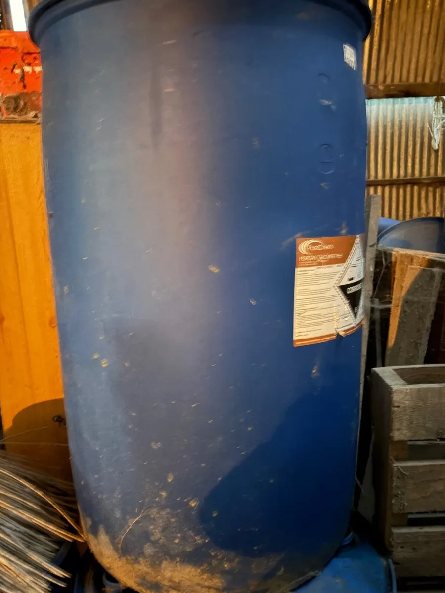Blue plastic barrels - Image 2