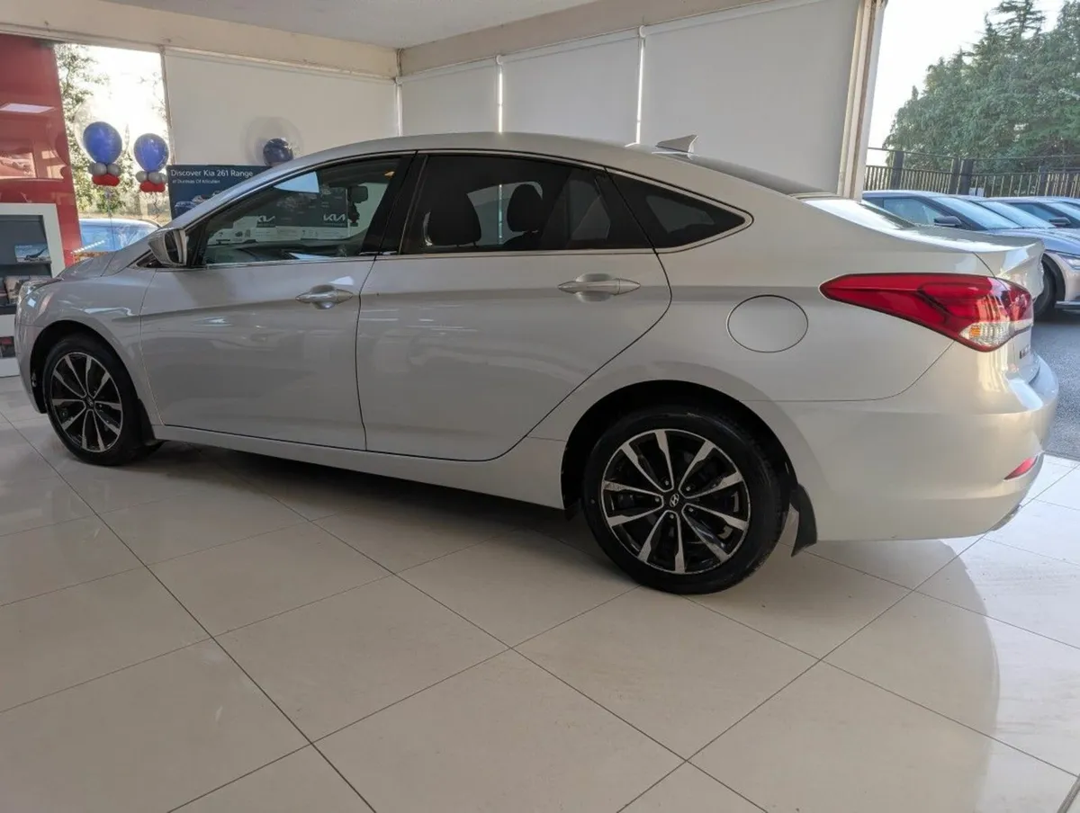 Hyundai i40 Comfort Plus 4dr - Image 2
