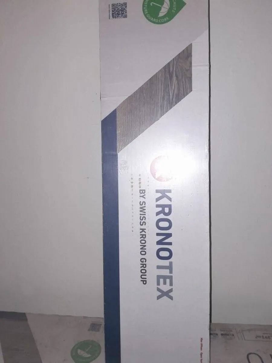 Brand new water resistant wooden floor - Image 4