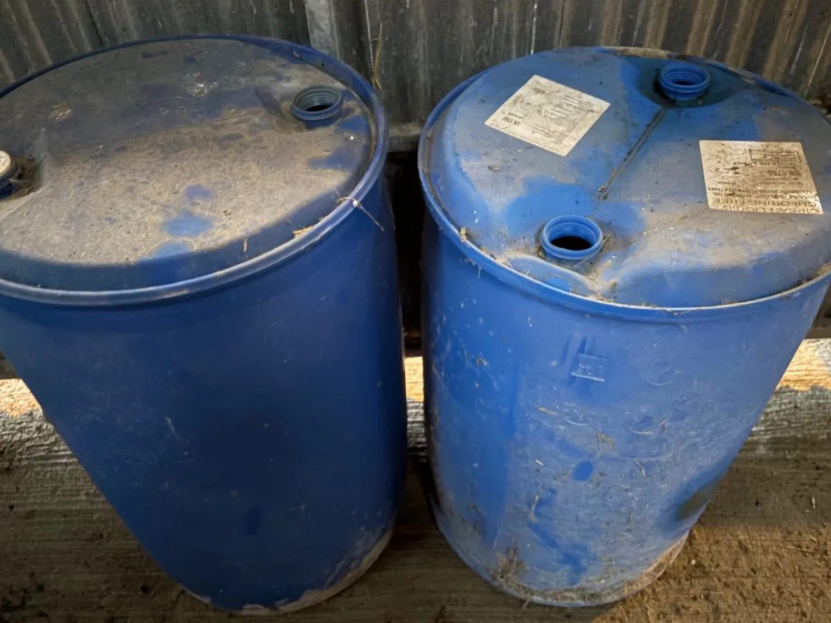 Blue plastic barrels - Image 3