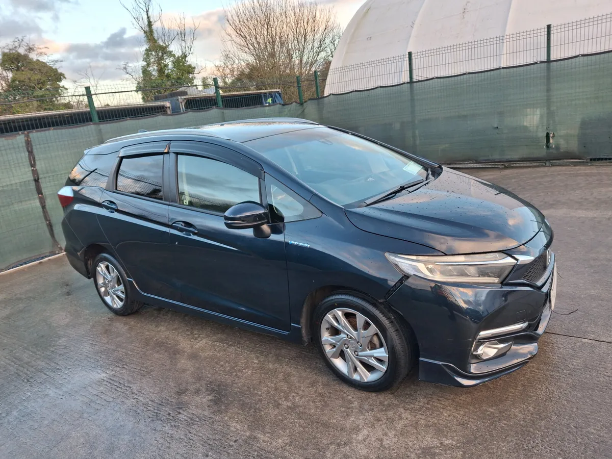 2017 Honda Shuttle  1.5 Hybrid  Automatic - Image 1