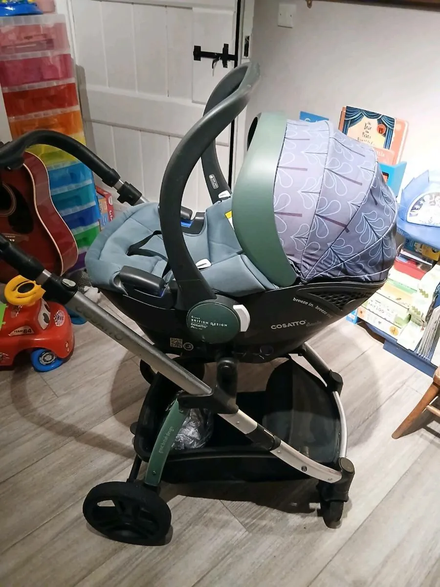 Cosatto Wow Travel System - Image 2