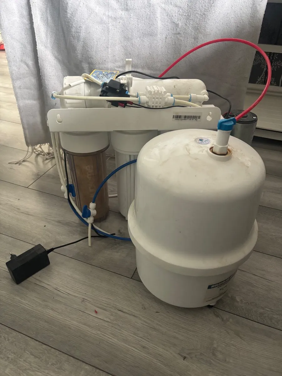 Water pump/purification system - Image 1