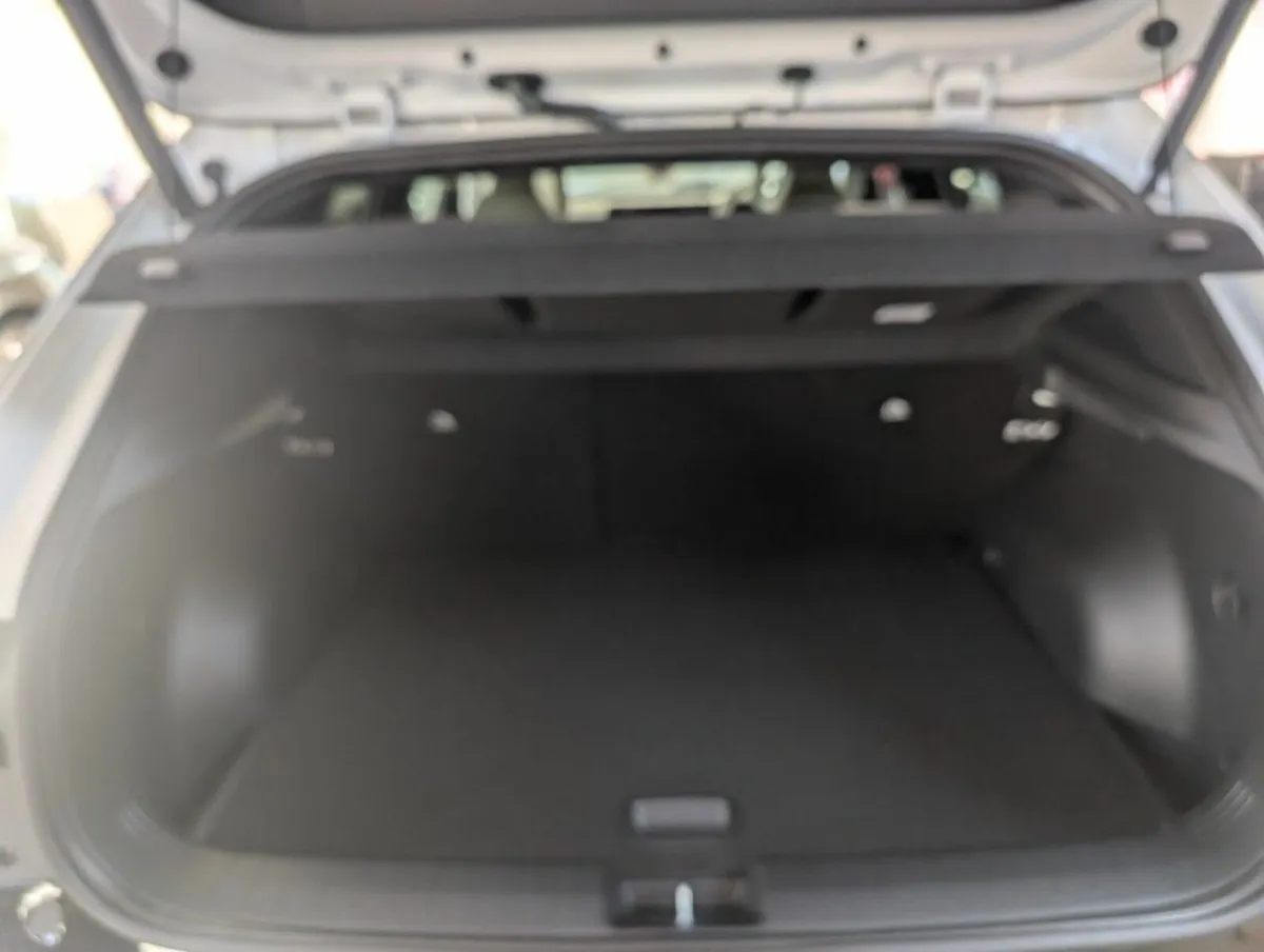 Kia EV4 GT Line Hatchback - Image 4