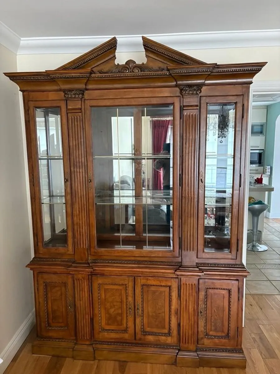Cabinet - Image 1