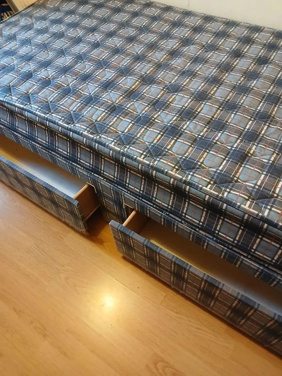 Single Bed with wooden headboard - Image 2