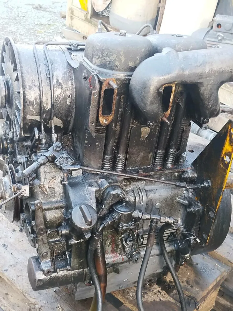 Deutz F2L511 two cylinder air-cooled engine. - Image 3